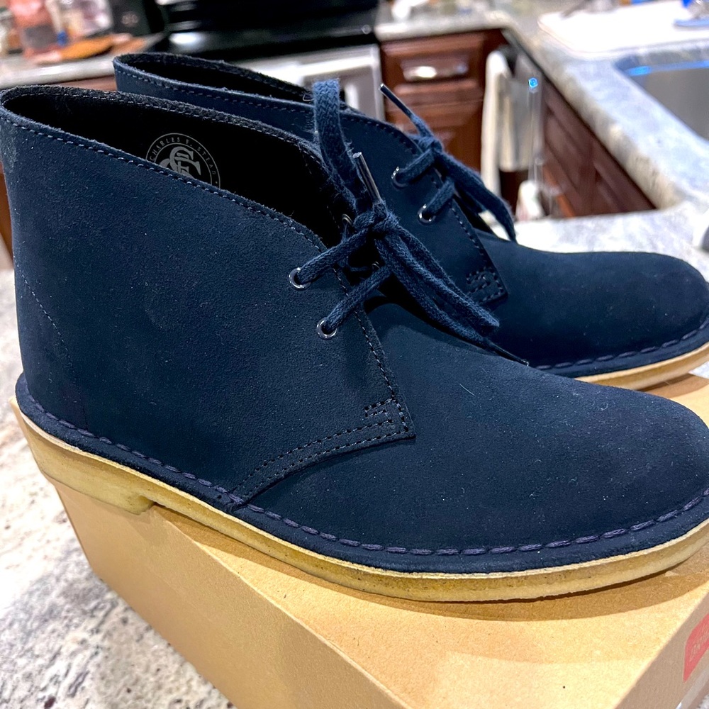 Clarks Originals Desert Boot - Women’s size 9 - Navy Suede